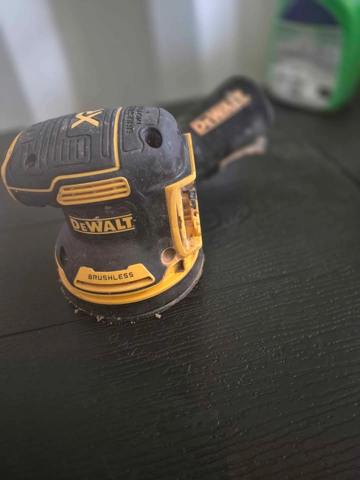 DEWALT 20V MAX XR Brushless 5 inch Random Orbital Sander - photo 2