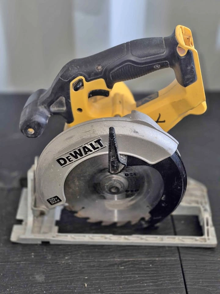 Dewalt 6.5" circular saw