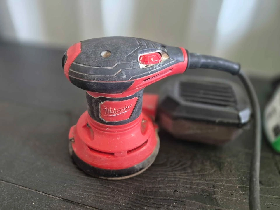 milwaukee orbital sander - photo 2