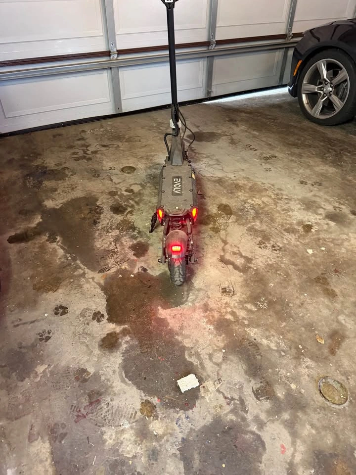 EVOLV Pro-R V2 Electric Scooter - Seeking High-End 3D Printer - photo 5