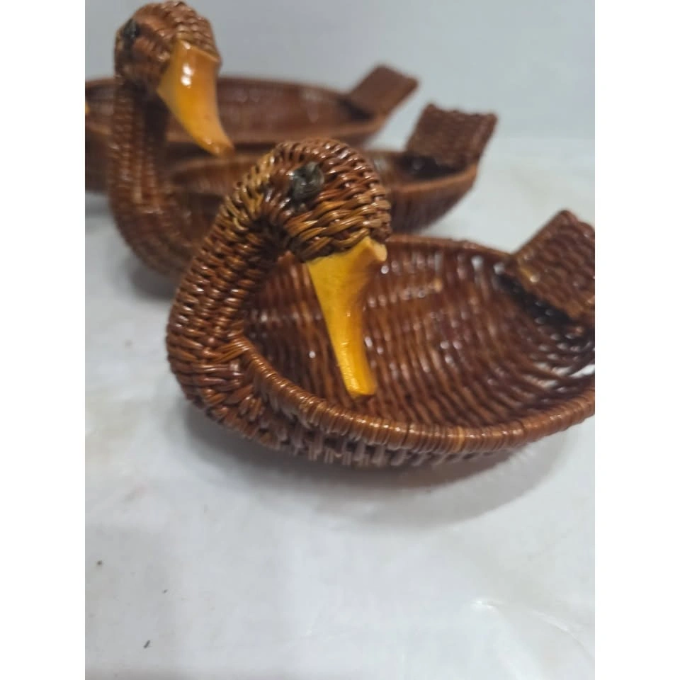 Lot Of 3 Vintage DUCK SHAPED RATTAN WICKER BASKET With Wooden Be - photo 3