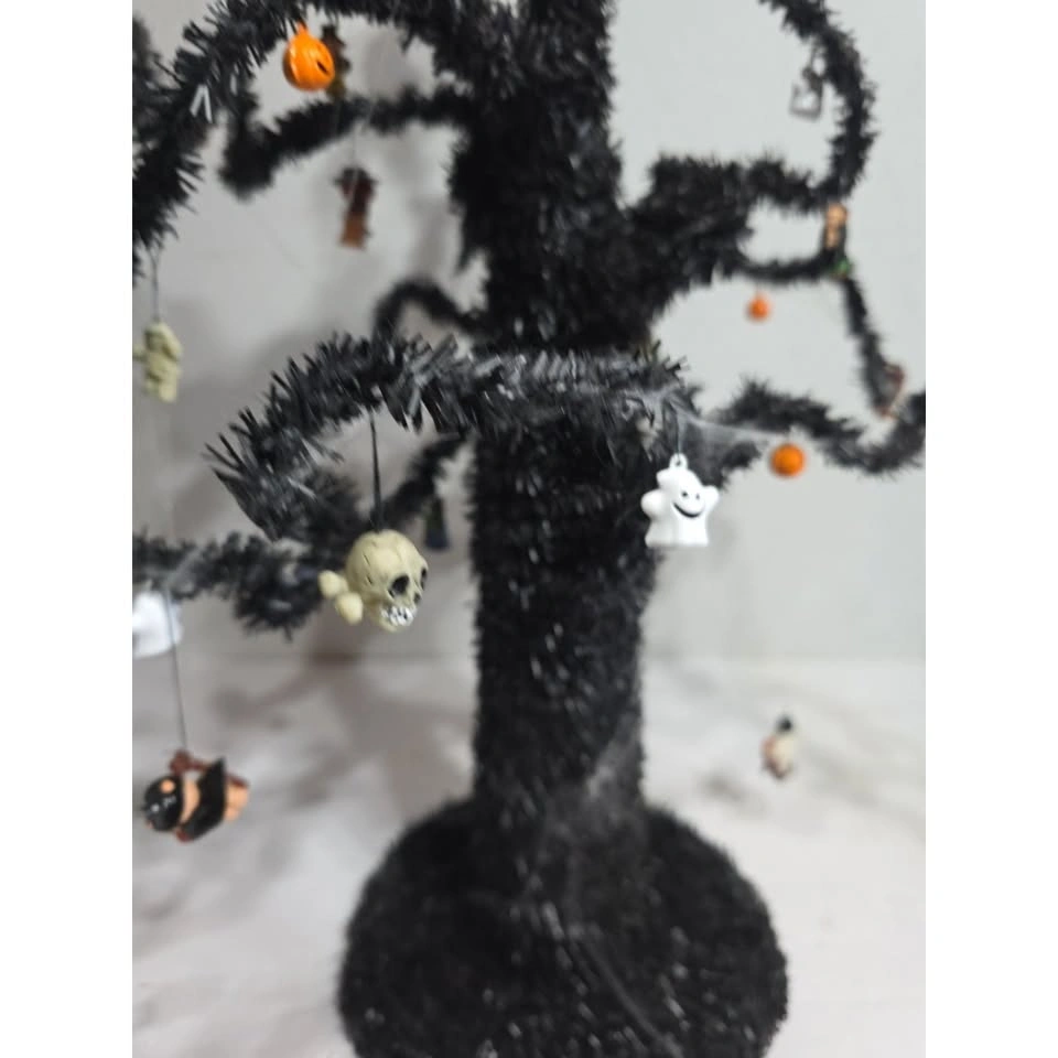 16" Halloween Black Garland Tree Poseable Limbs Decoration - photo 2