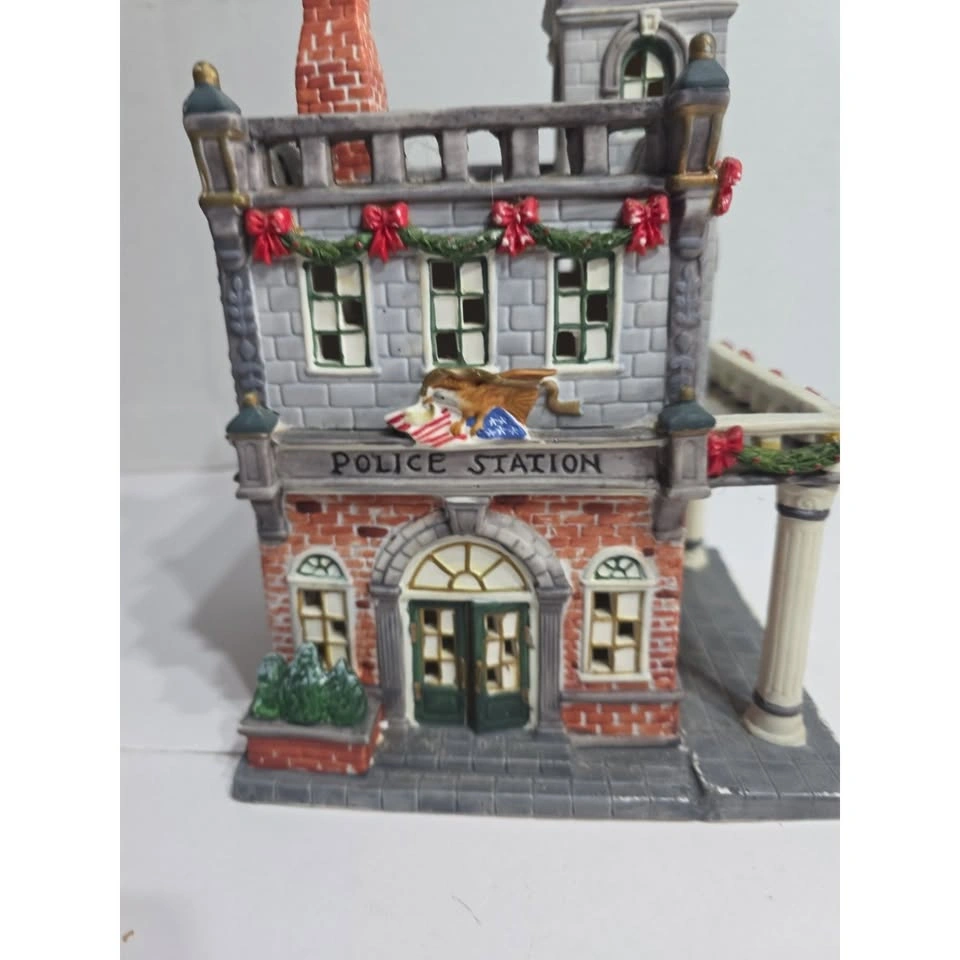 Vintage 2002 Heartland Valley Village Porcelain Lighted Police S - photo 5