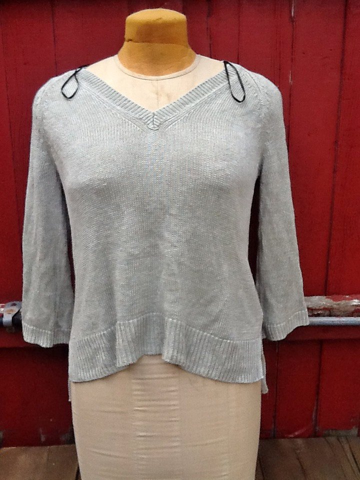 Massimo Dutti Gray V-Neck Pullover - Size Small