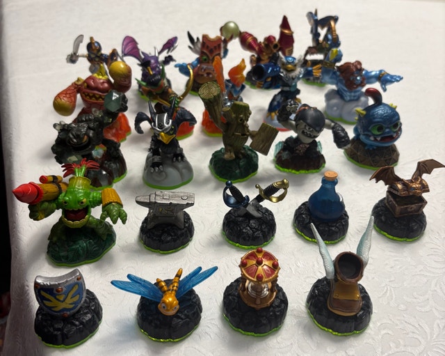 Skylanders Figure Bundle