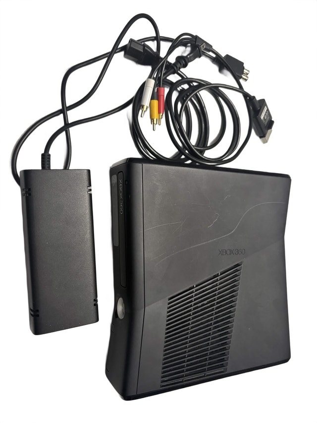 Microsoft Xbox 360 Slim - photo 2