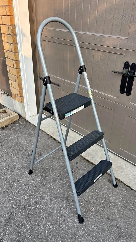Cosco Three Step Step Stool, 225-lb Capacity, 3.5ft