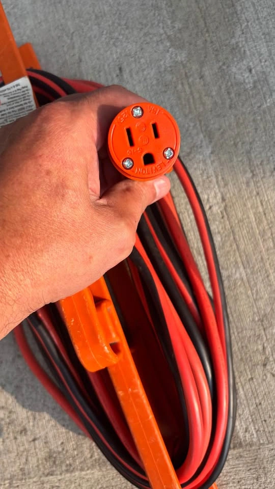 Husky 50 ft. 14 Gauge 15 Amps Outdoor Medium Duty Extension Cord - photo 2