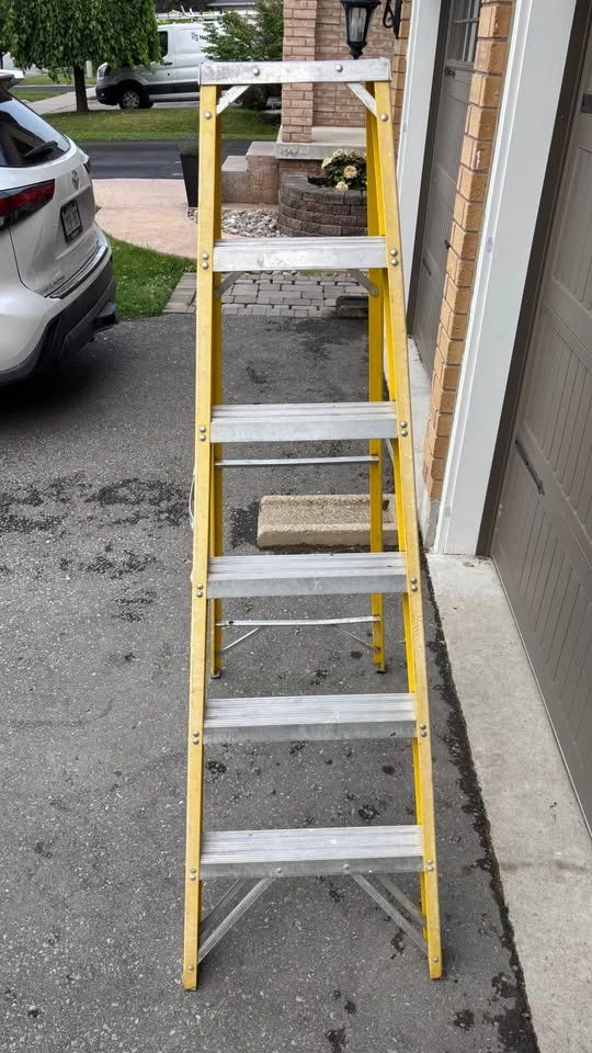 6 ft fiberglass step ladder - photo 3
