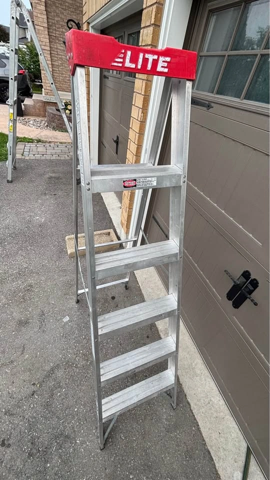 6 foot aluminum step ladder - photo 3