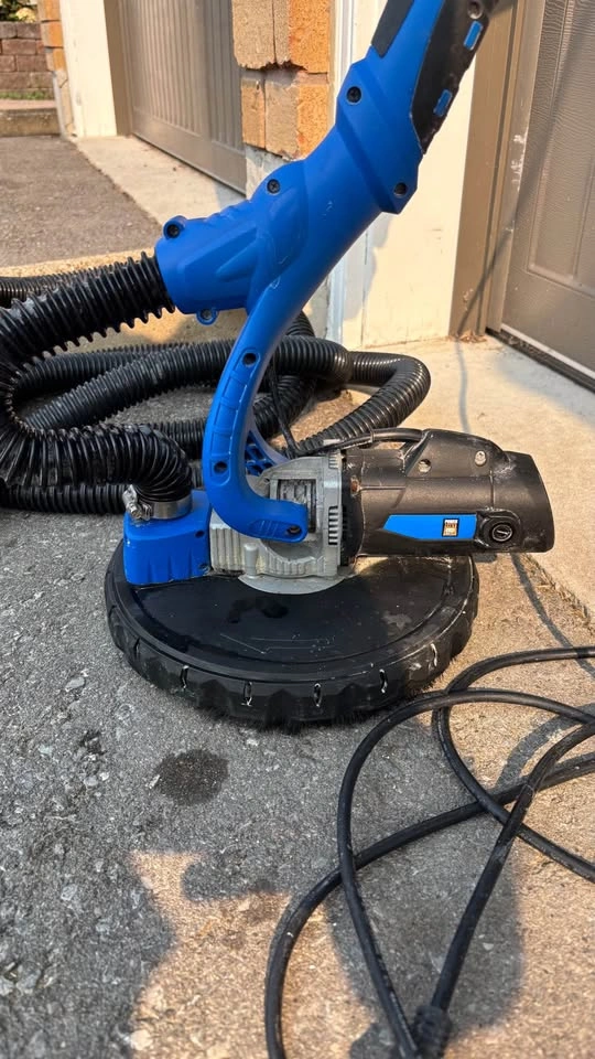 Power Fist Corded Electric Drywall Sander with Vacuum Hose - photo 2