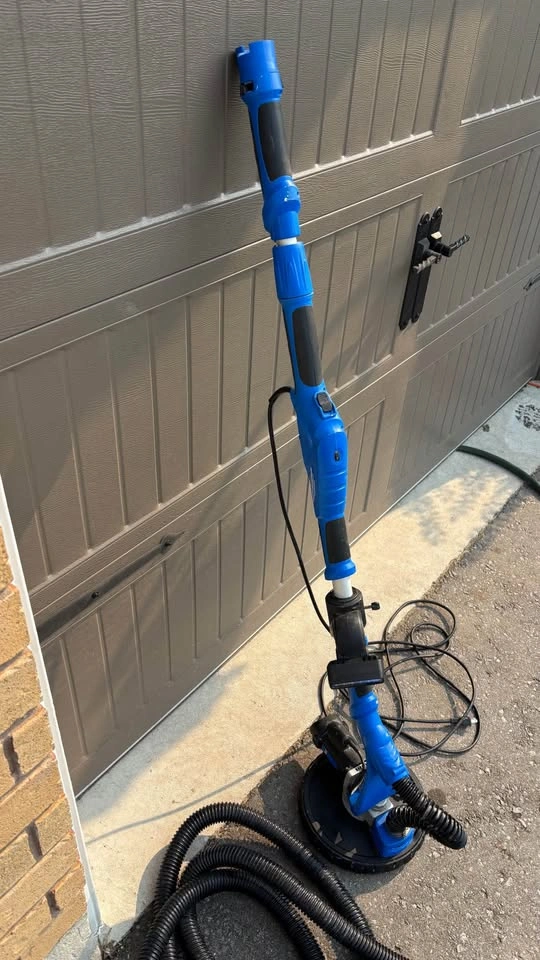 Power Fist Corded Electric Drywall Sander with Vacuum Hose - photo 3