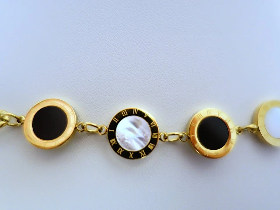 New Designer Inspired Roman Numeral MOP & Onyx Bracelet - photo 4