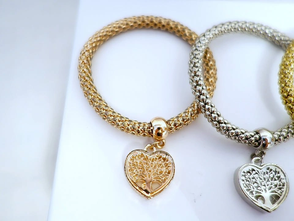 3-Piece Gold Tone Stretch Bracelet Set with Jewellery Box - photo 3