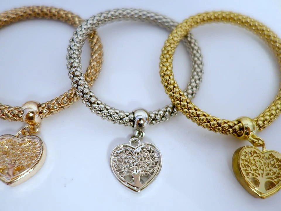 3-Piece Gold Tone Stretch Bracelet Set with Jewellery Box - photo 4