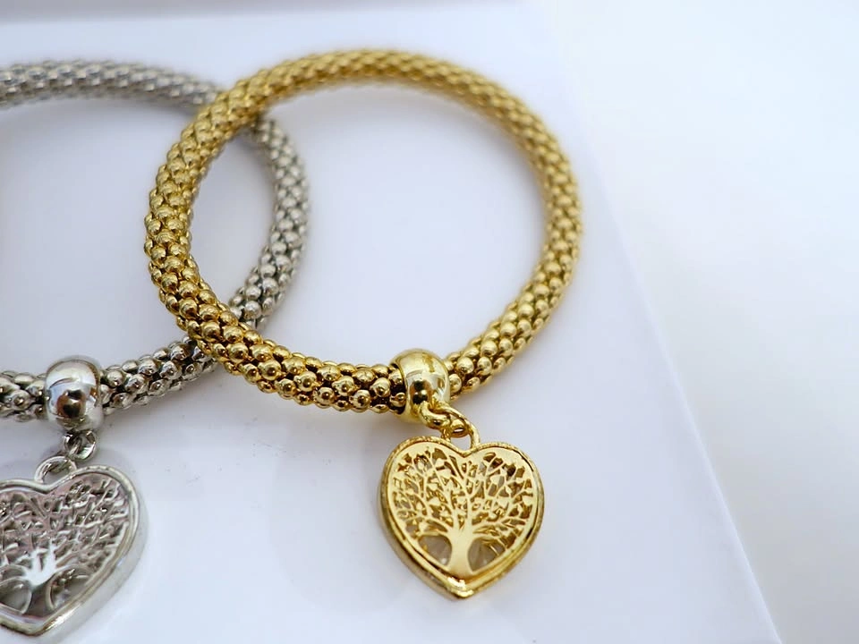 3-Piece Gold Tone Stretch Bracelet Set with Jewellery Box - photo 5