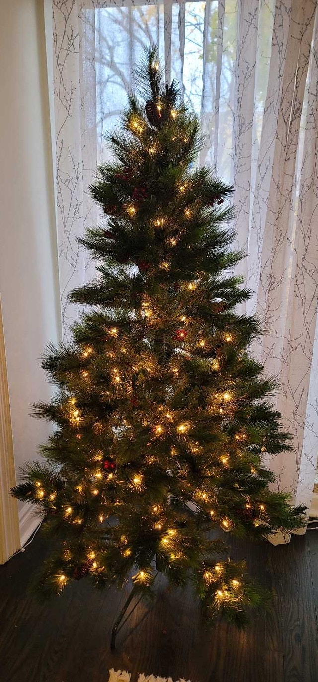 Christmas Tree (7')