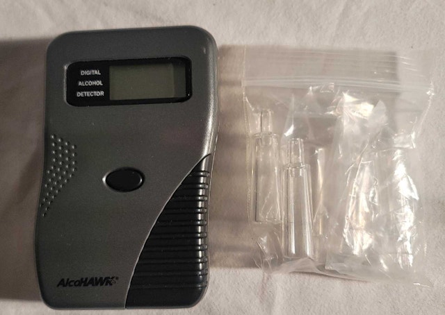 Alcohol Detector Breathalyzer Units (various) - photo 3