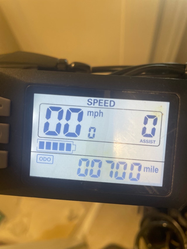 Barely used e-bike with lots of accessories - photo 4