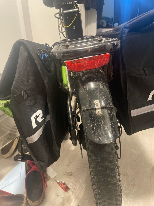 Barely used e-bike with lots of accessories - photo 5