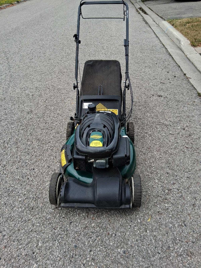 Yardworks Lawnmower