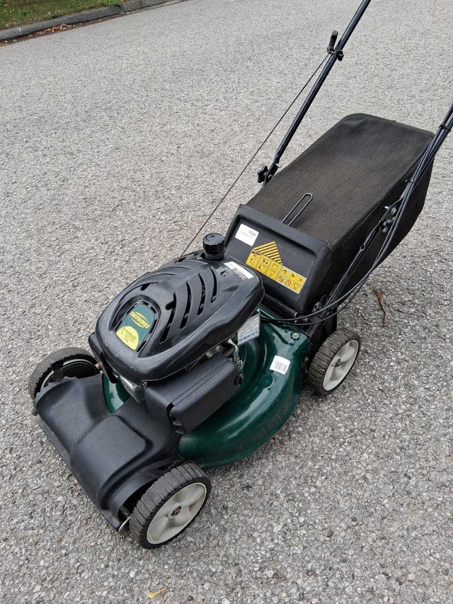 Yardworks Lawnmower - photo 2