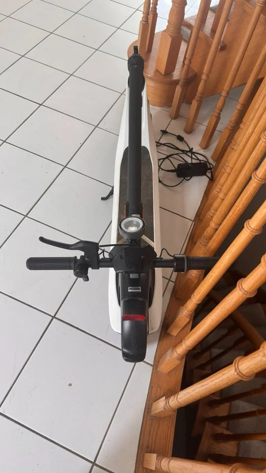 NIU KQi2 Electric Scooter – Excellent Condition - photo 2