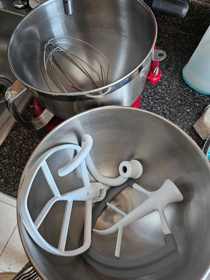 Kitchenaid Professional 600 with accessories - photo 2