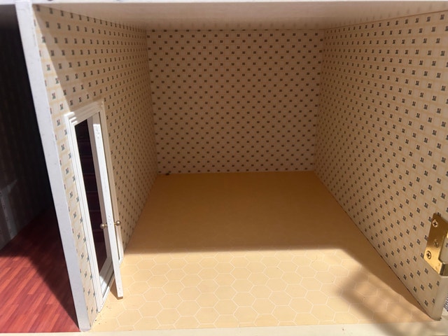 Large Wooden Dollhouse - photo 4