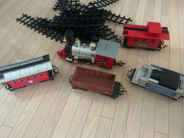 Blue Hat Christmas Train Set - photo 2