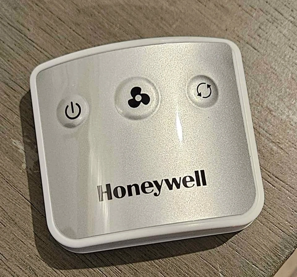 Honeywell QuietSet Whole Room Oscillating Tower Fan - photo 2
