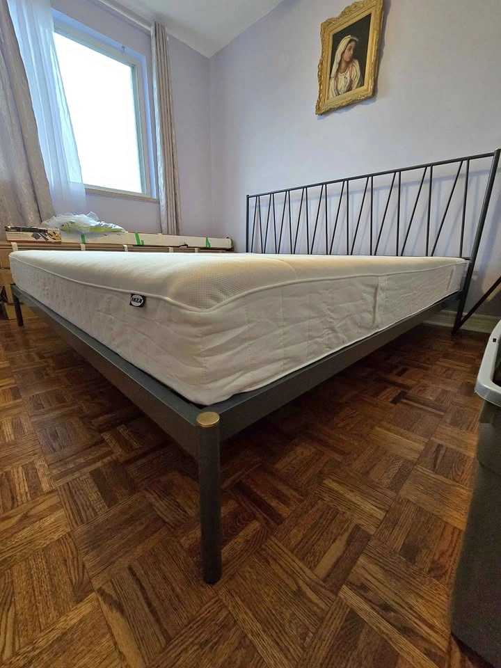 IKEA VESTEROY King size Mattress