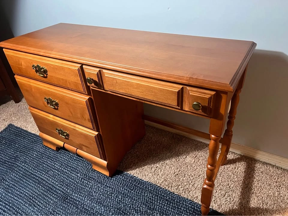 Solid Maple Writing Desk / Vanity Table - Colonial Style - photo 2