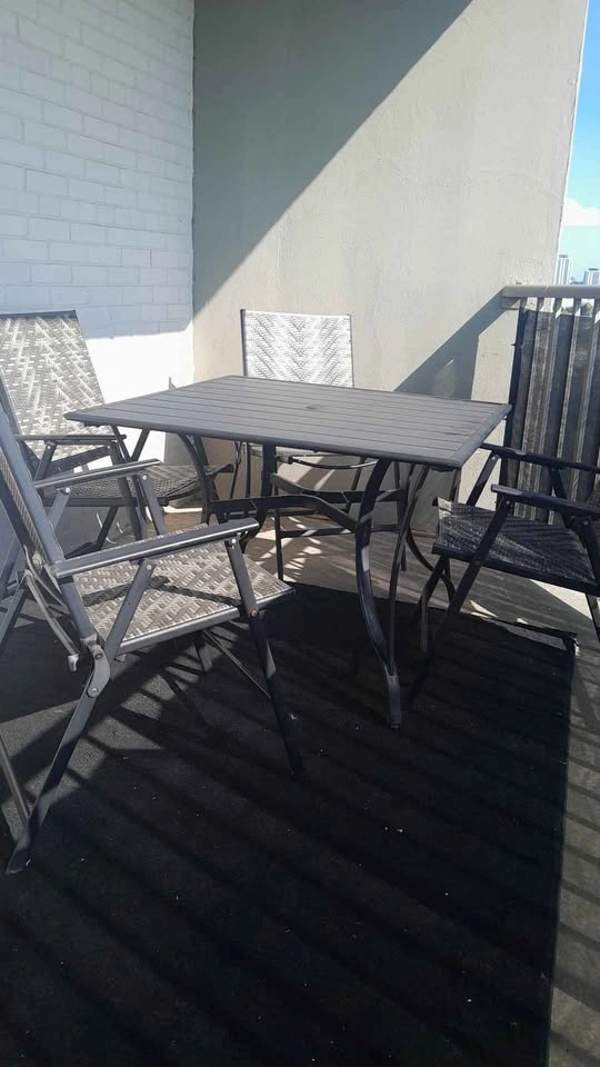 Patio Table + 4 Chairs - photo 4