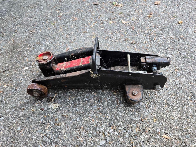 Hydraulic Floor Jack