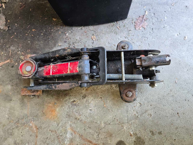 Hydraulic Floor Jack - photo 2