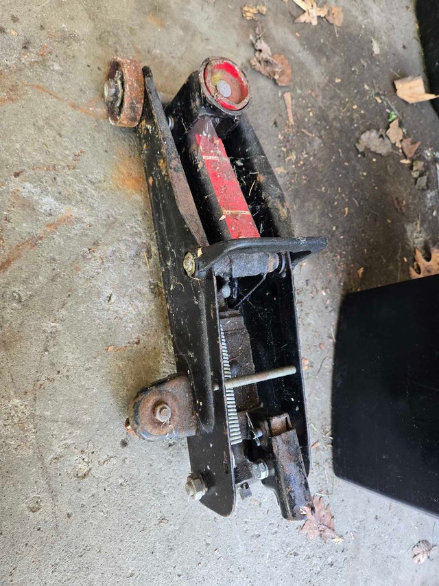Hydraulic Floor Jack - photo 3