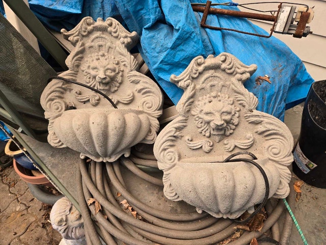 Lion Head Wall Fountains