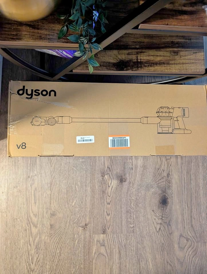 Dyson V8 Plus