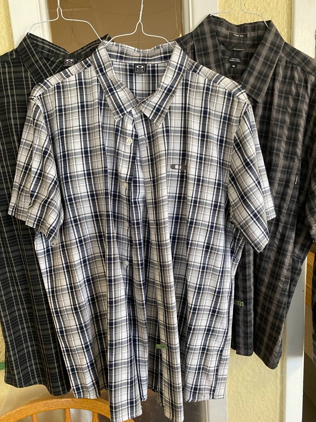3 Oakley Shirts - photo 5