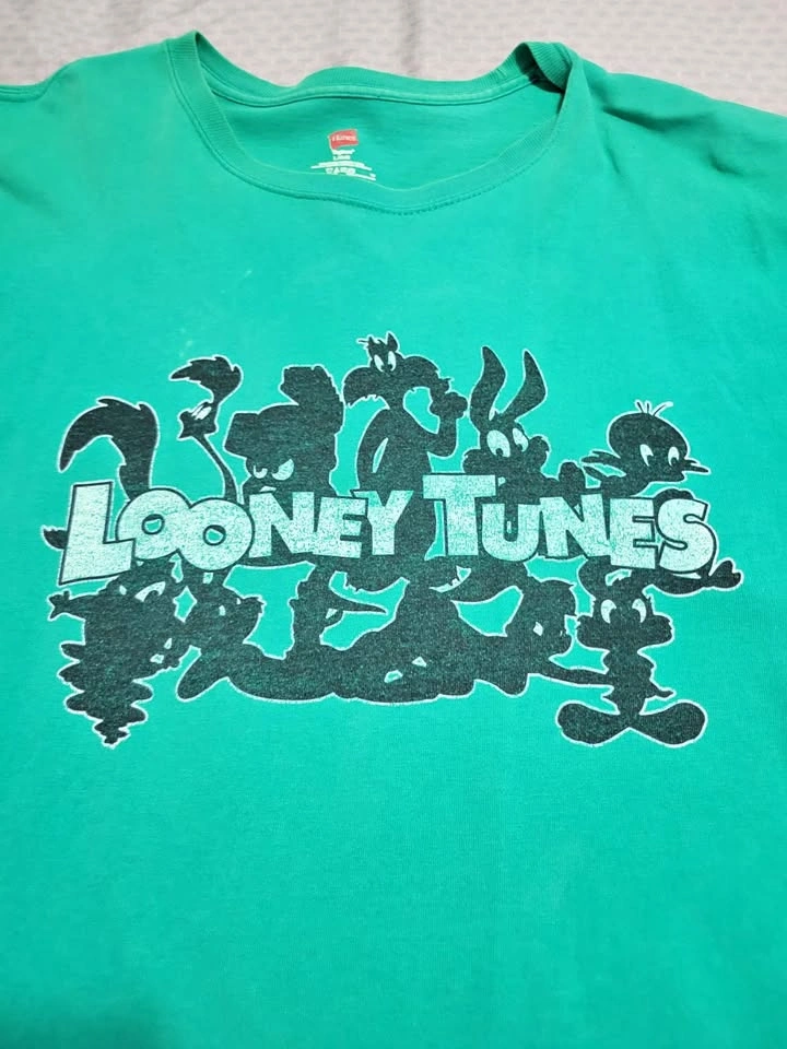 Looney Tunes graphic tee - Medium