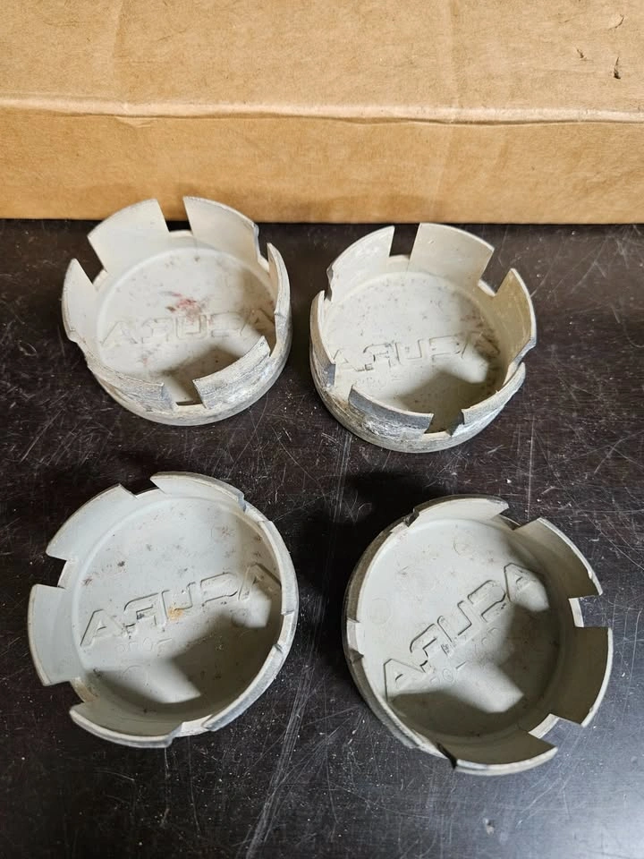 Acura wheel center caps (set of 4) - photo 2