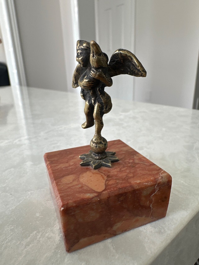 Vintage neoclassical style brass winged cherub (putto) figurine - photo 2