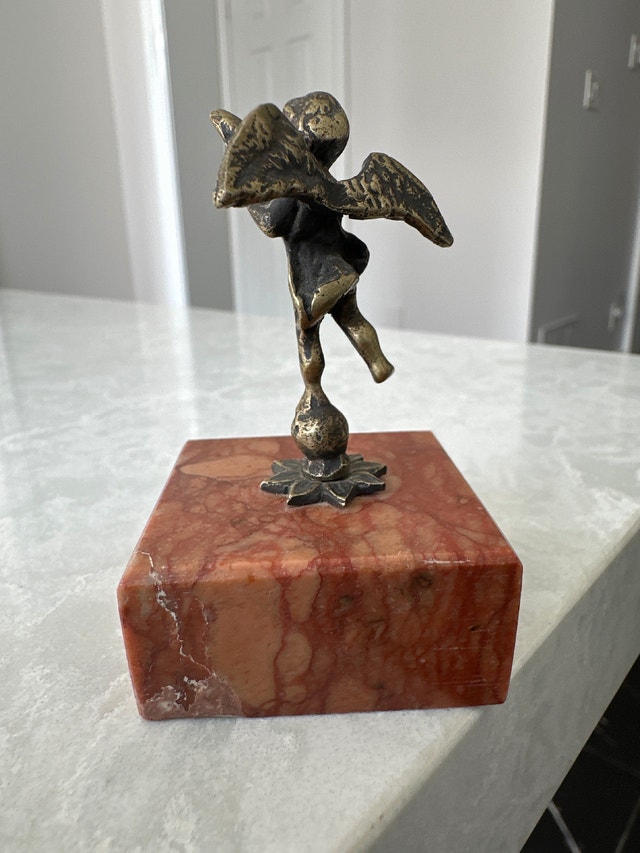Vintage neoclassical style brass winged cherub (putto) figurine - photo 4