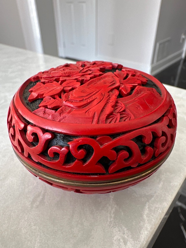 Vintage Chinese cinnabar hand-carved trinket box - photo 2
