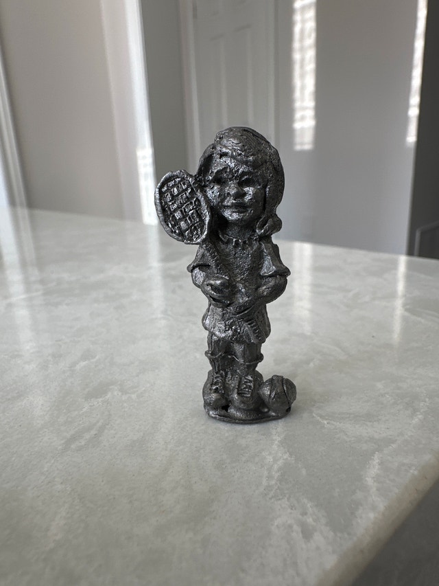 Miniature Pewter Children Figurines. Set of 4. - photo 4