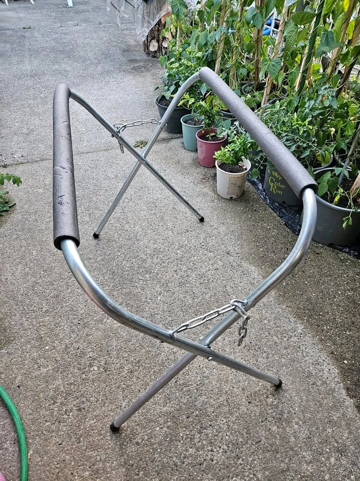 Astro Pneumatic 500lb Capacity Bumper Stand