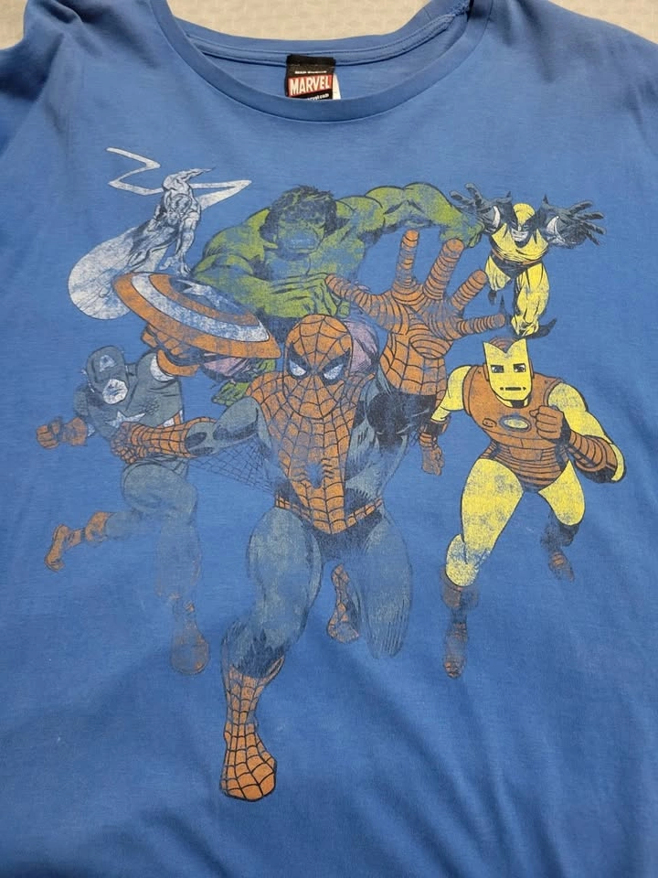 Marvel superhero graphic tee - Medium - photo 2