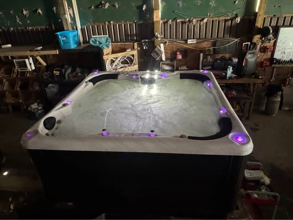 6 person hot tub. Free delivery and full warranty. - photo 2