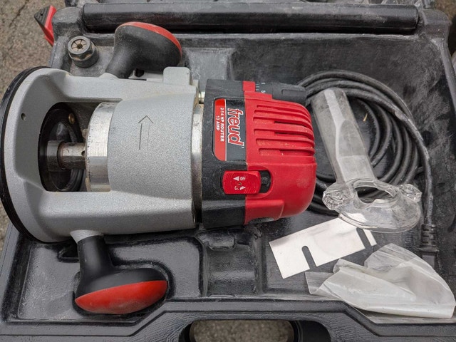 Freud 2-1/4 HP Router with Table